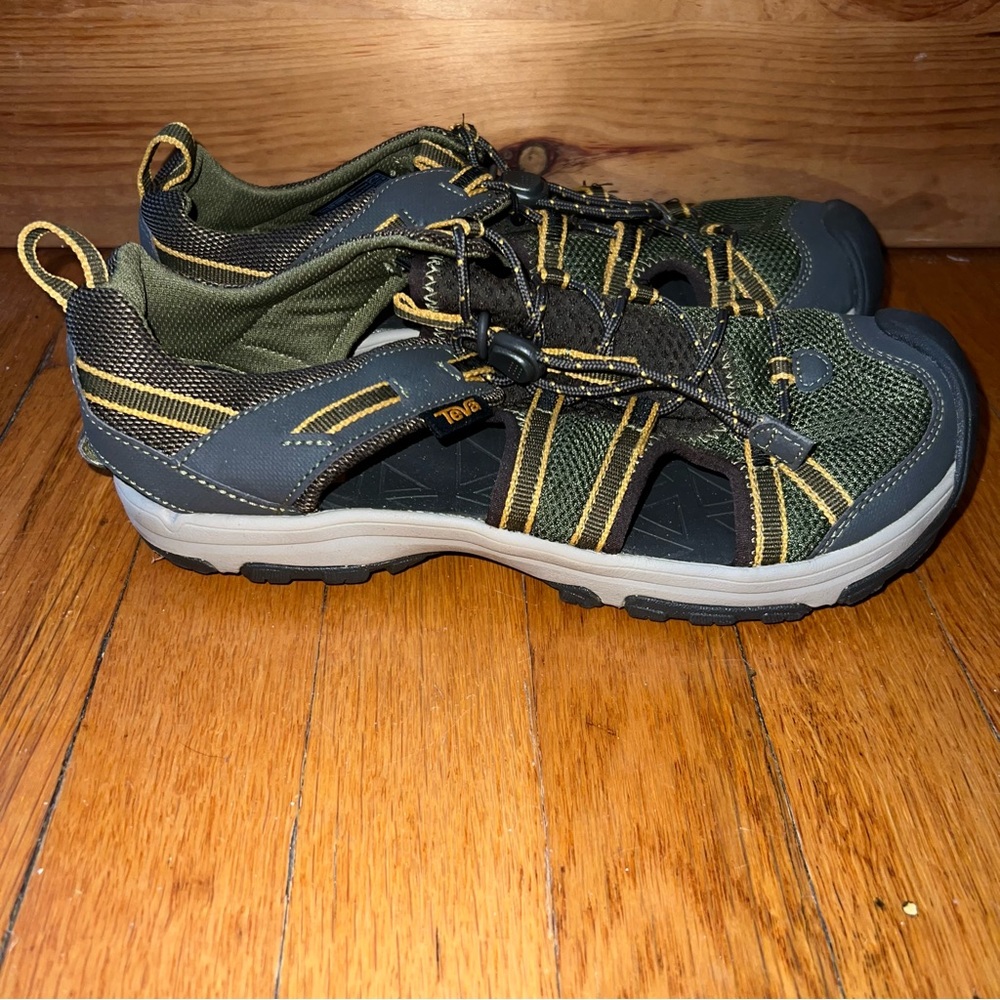 Teva Green Mesh Hiking Water Excellent Condition
